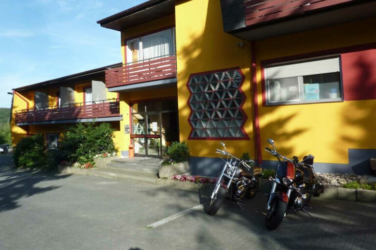 hotel-sonnenberg-bikerhotel-4-1280