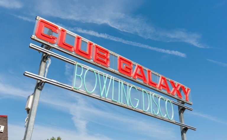 Club_Galaxy_Schild